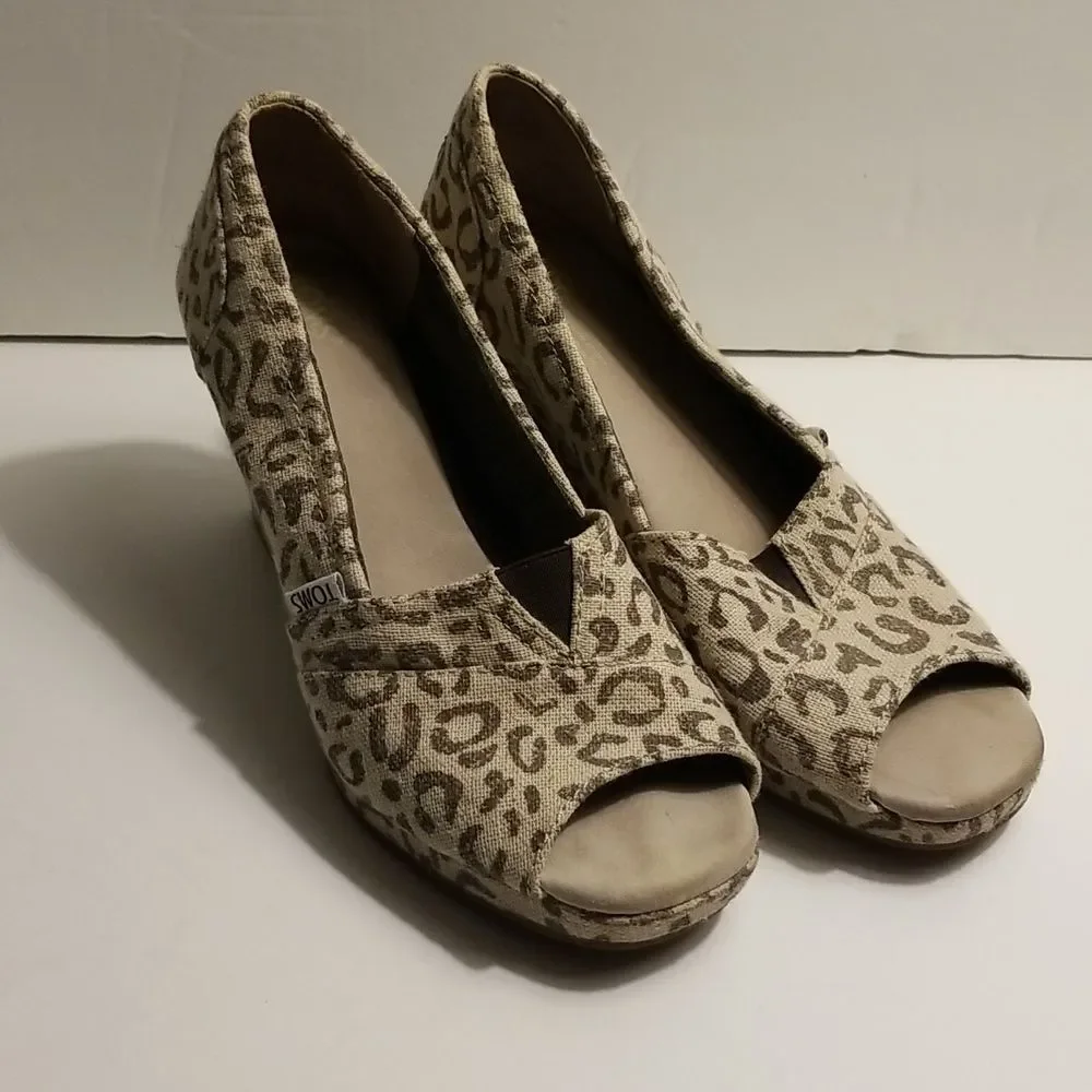 Toms Espadrille  Shoes Wedge Peep Toe Sandals Womens Size 8 Animal Print Summer